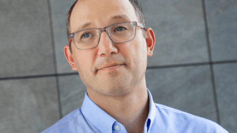 Head shot of Daniel Schneider