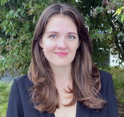 Head shot of Leah Pierson