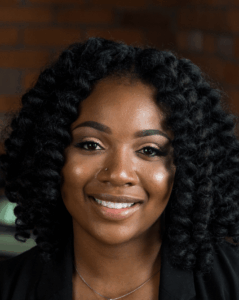 Head shot of Christina Cross