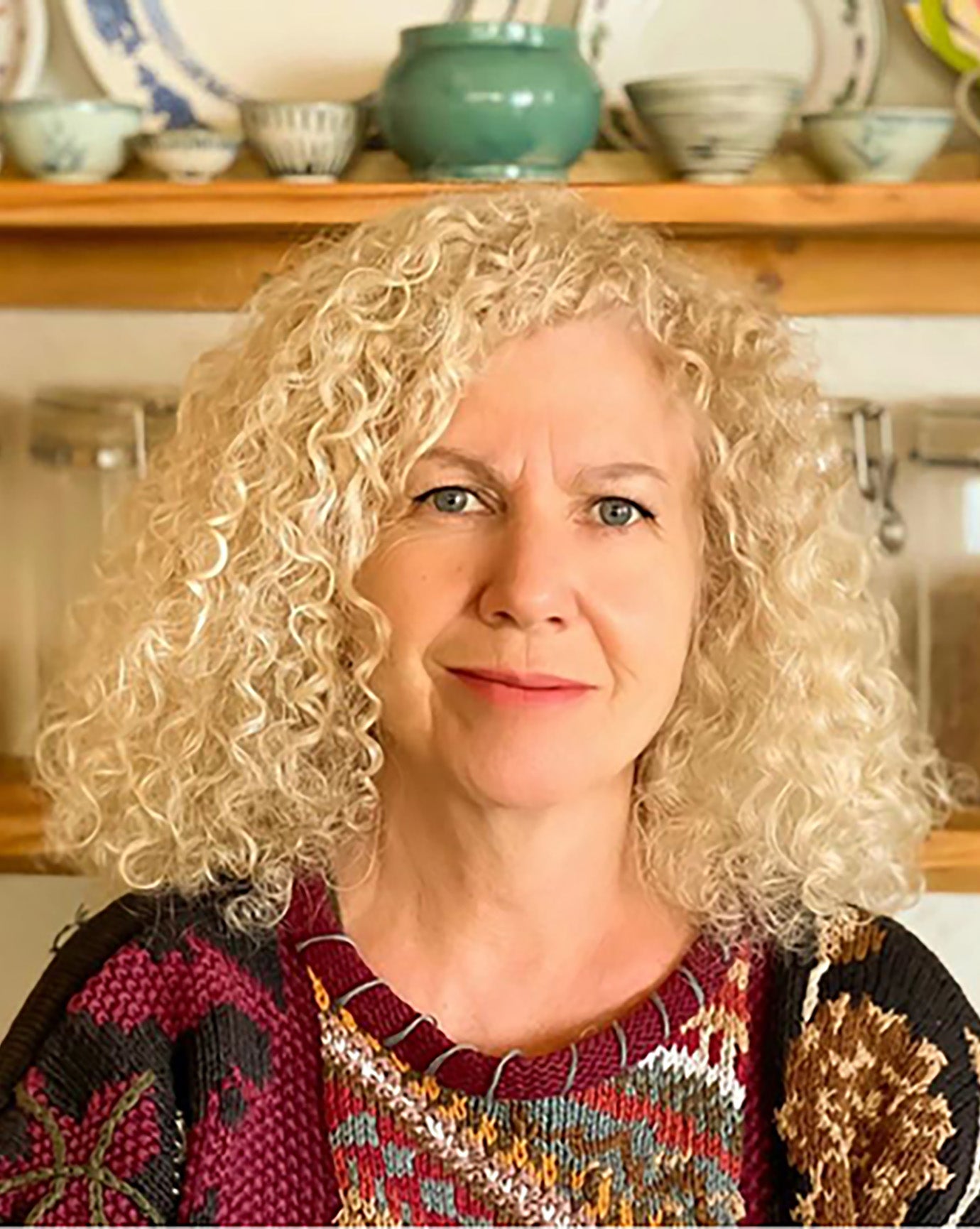 Head shot of Kathleen Kahn