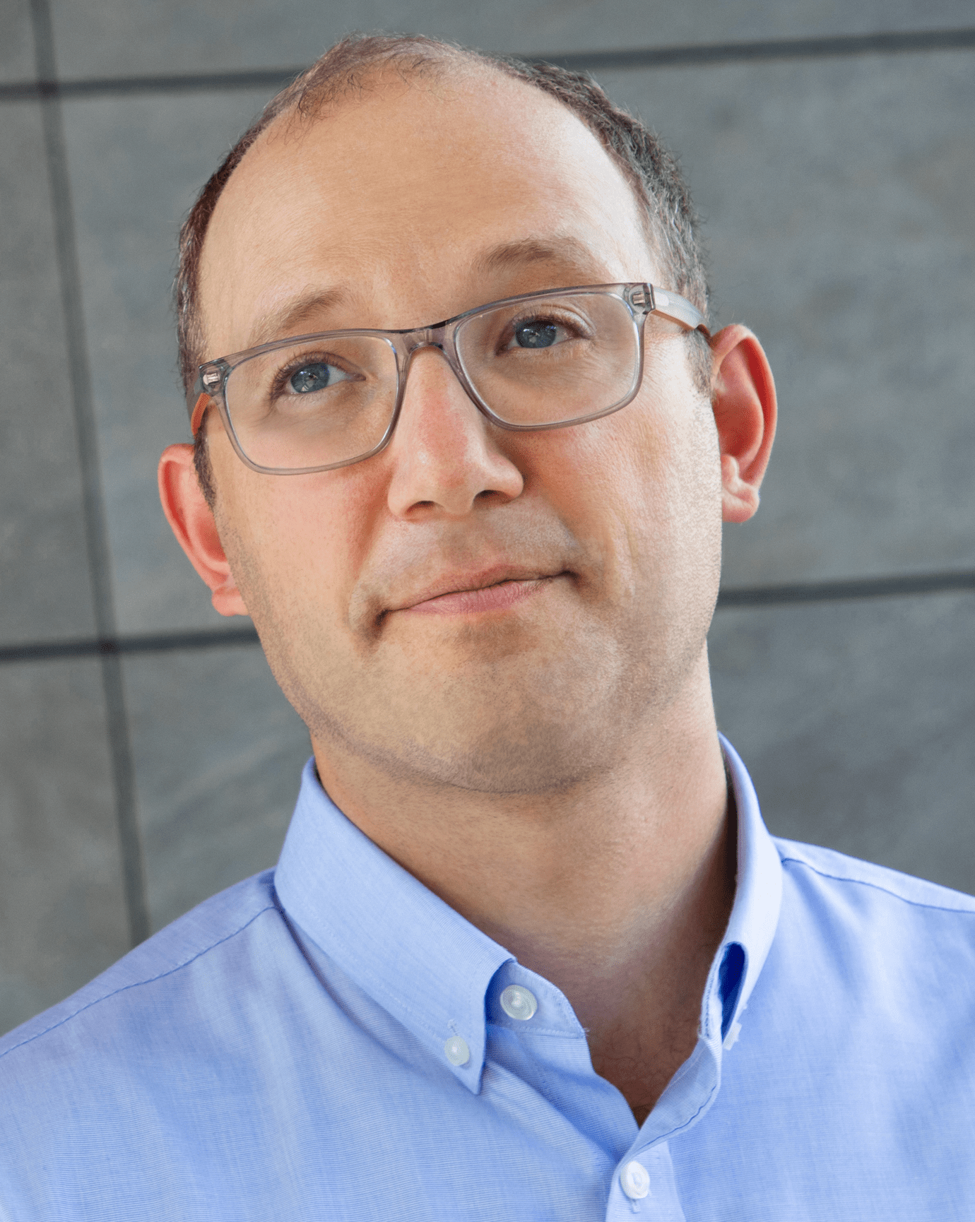 Head shot of Danny Schneider