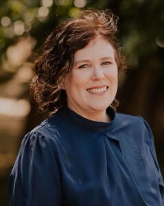Head shot of Shauna Dyer
